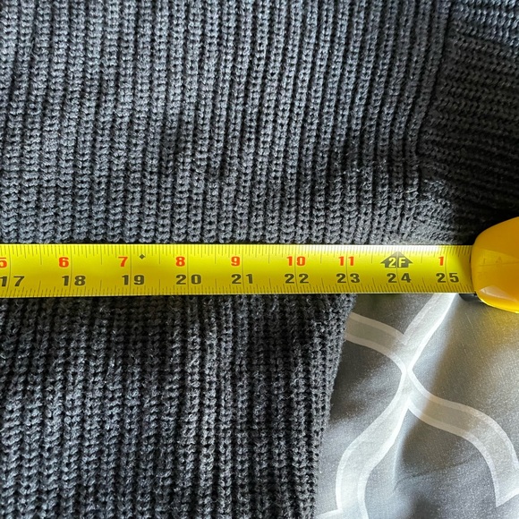 Long Belt/tie Sweater - Picture 4 of 9